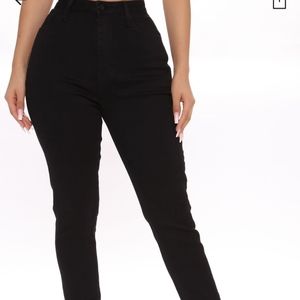BRAND NEW Black Skinny Jeans